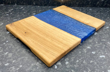 Load image into Gallery viewer, Oak &amp; Blue Resin &quot;Stream&quot; Serving Board (Str-1170)
