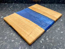 Load image into Gallery viewer, Oak &amp; Blue Resin &quot;Stream&quot; Serving Board (Str-1169)
