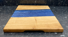 Load image into Gallery viewer, Oak &amp; Blue Resin &quot;Stream&quot; Serving Board (Str-1171)
