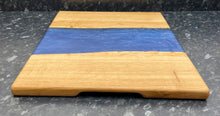 Load image into Gallery viewer, Oak &amp; Blue Resin &quot;Stream&quot; Serving Board (Str-1169)
