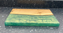 Load image into Gallery viewer, Oak &amp; Green Resin Serving Board (Str-1223)
