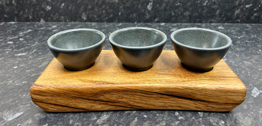 Serving Board with 3 x 7.5cm Carbon dipping bowls (3Cb7-1069)