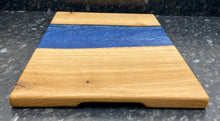 Load image into Gallery viewer, Oak &amp; Blue Resin &quot;Stream&quot; Serving Board (Str-1170)
